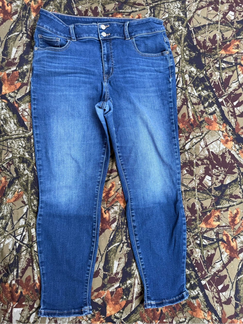 m jeans by maurices High Rise Double Button Medium Wash Stretch Skinny Jeans 14